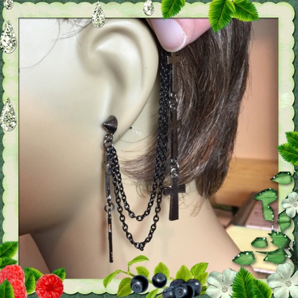 Cross Cuff Earring - Picture 4 of 7